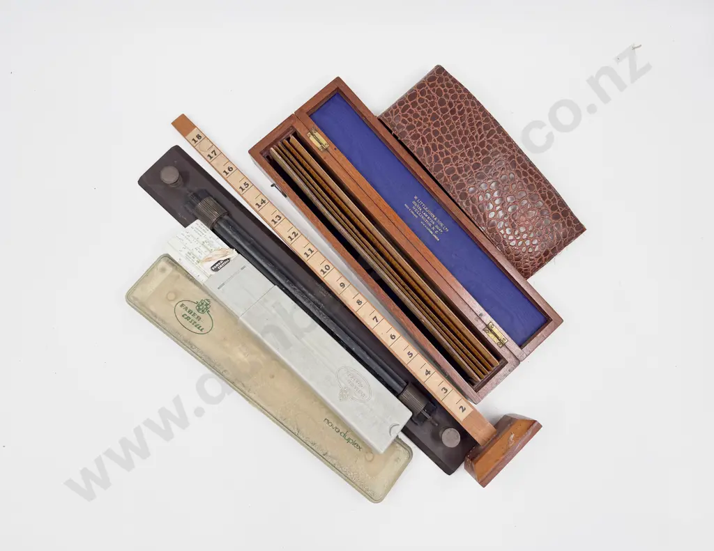 Box Quantity of Assorted Vintage Measuring Implements Image 1++