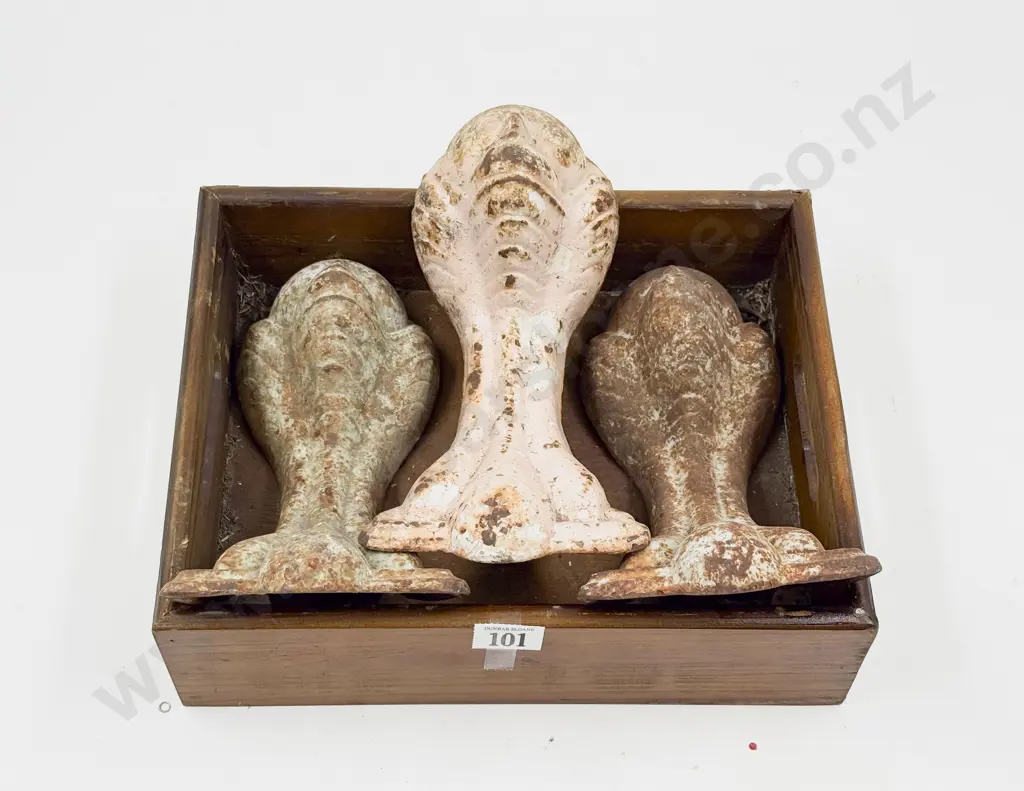 Three Vintage Wrought Metal Claw & Ball Bath Feet Image 1++