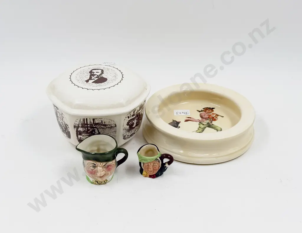 Crown Lynn Lidded Comm. Bowl Together with Three Pieces RD Image 1++