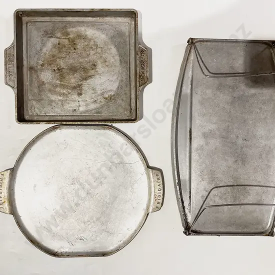 Box of Assorted Vintage Kitchenware