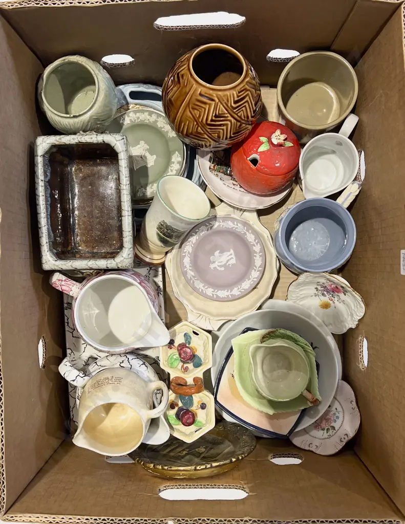 Box of Assorted China Image 1++