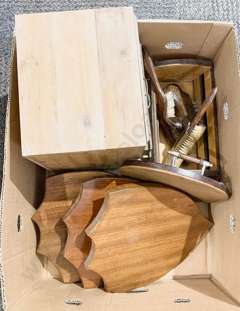 Box of Assorted Woodware Image 1++