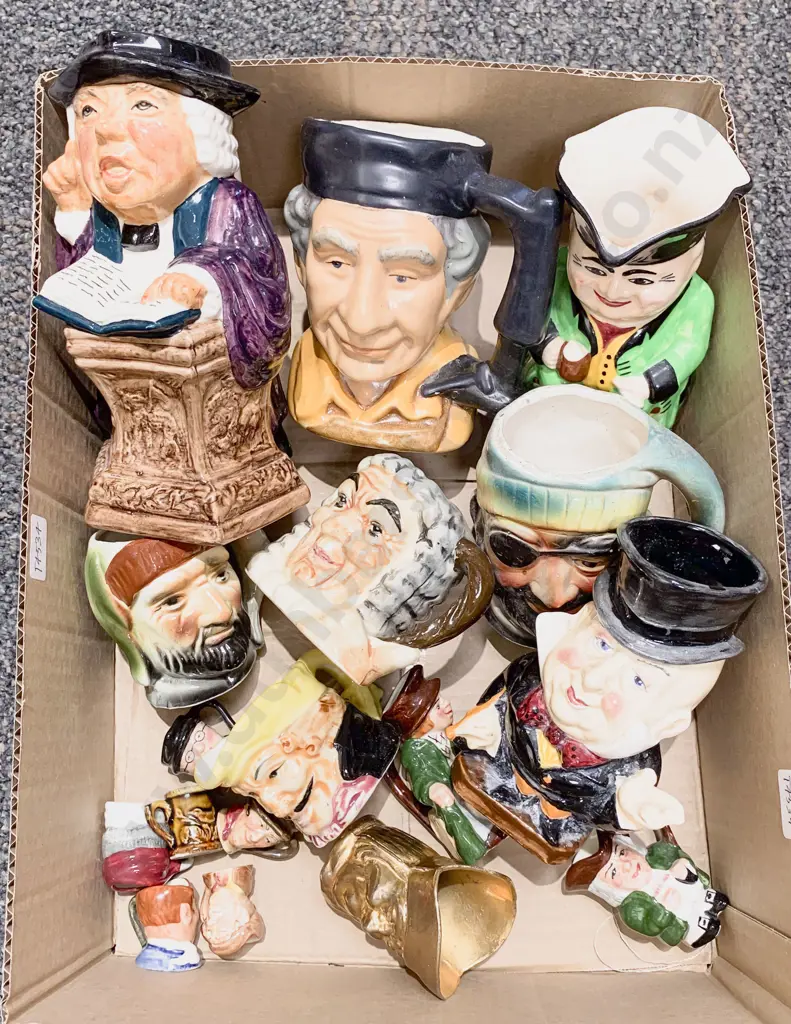 Quantity of Assorted Character Jugs "Of Sizes" Image 1++