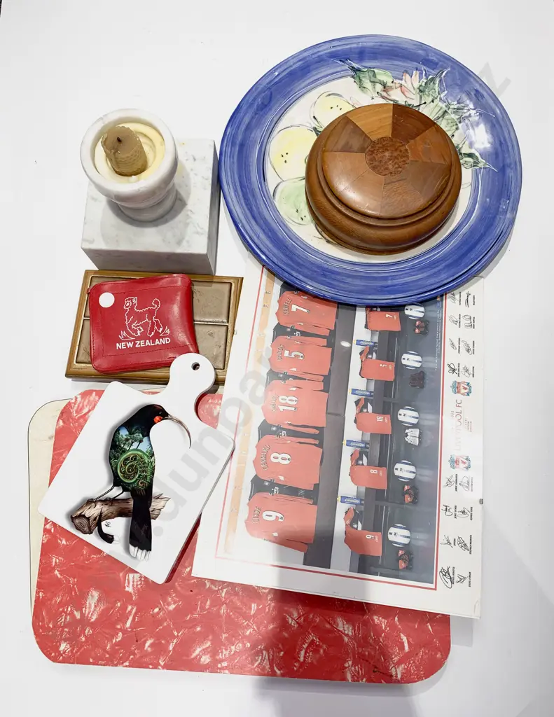 Quantity of Assorted Kitchenware Image 1++