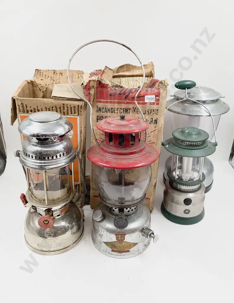 Two Boxed Vintage Lanterns Together with Two Other Lanterns Image 1++