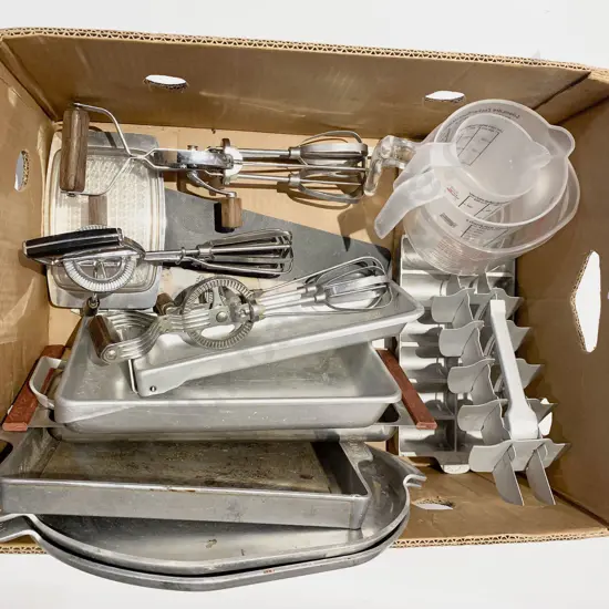 Box of Assorted Kitchenalia