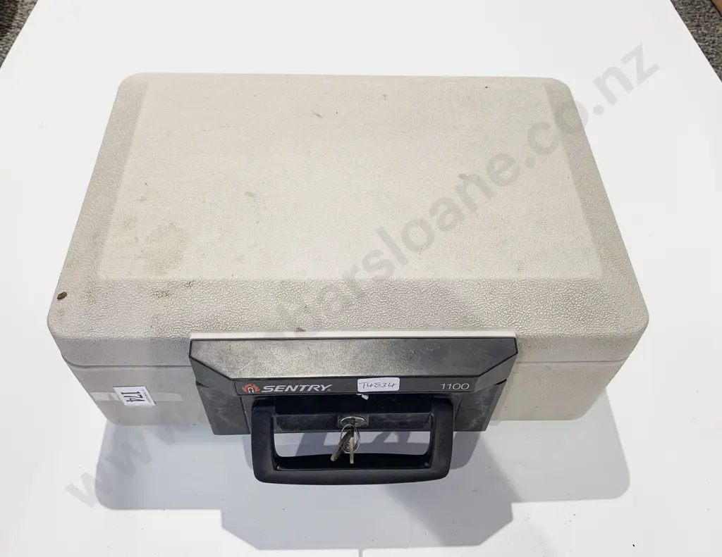Century Portable Safe/Lock Box Image 1++