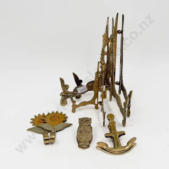 Small Quantity of Assorted Brassware