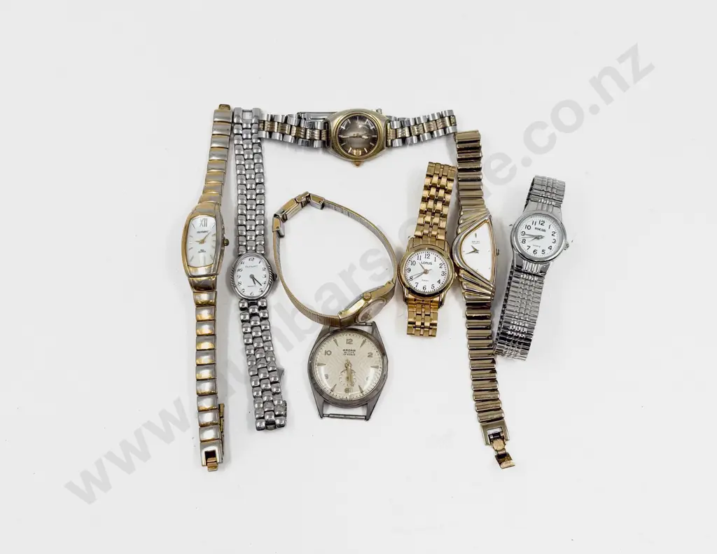 Quantity of Assorted Wrist Watches & Watch Parts Etc Image 1++