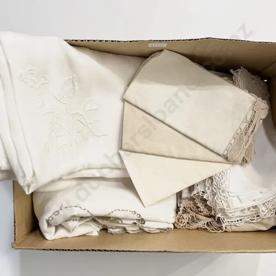 Qty of Assorted Vintage Linen