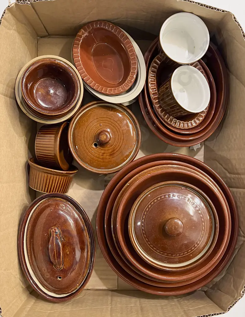 Qty of Assorted Stoneware Crockery Image 1++