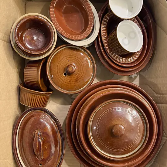 Qty of Assorted Stoneware Crockery