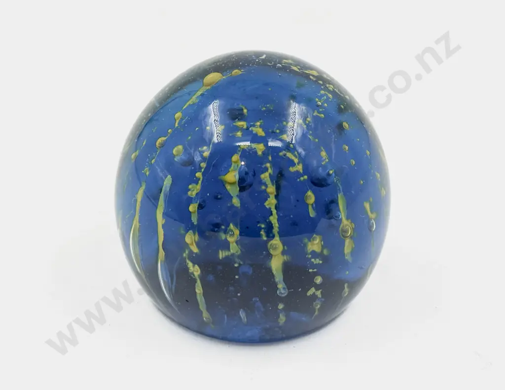 Art Glass Paperweight Image 1++