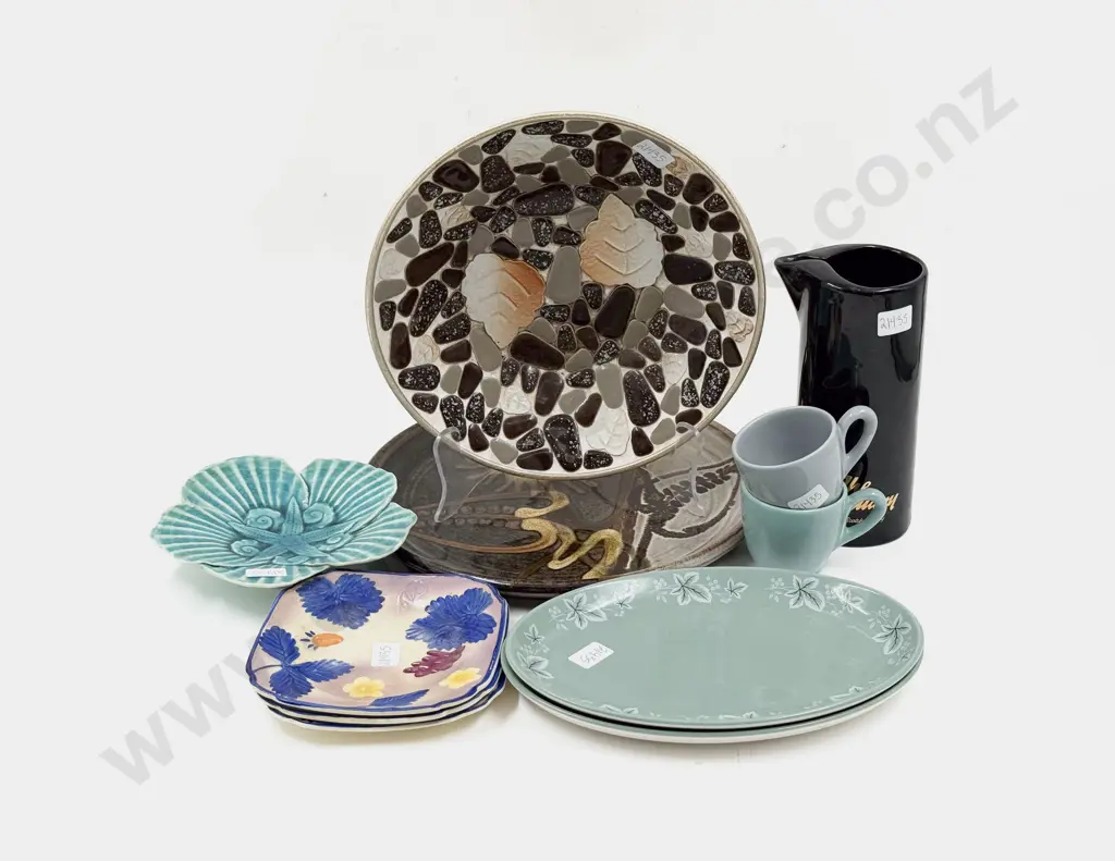Small Quantity of Assorted Pottery & China Image 1++