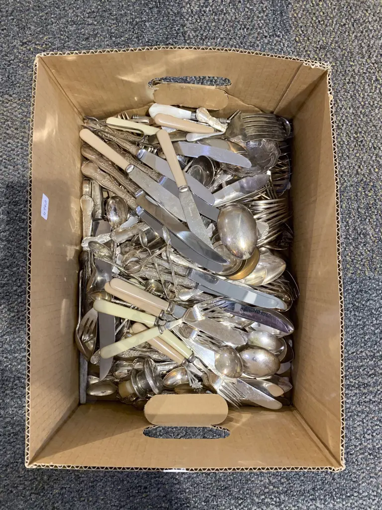 Qty of Assorted S/P Cutlery Image 1++