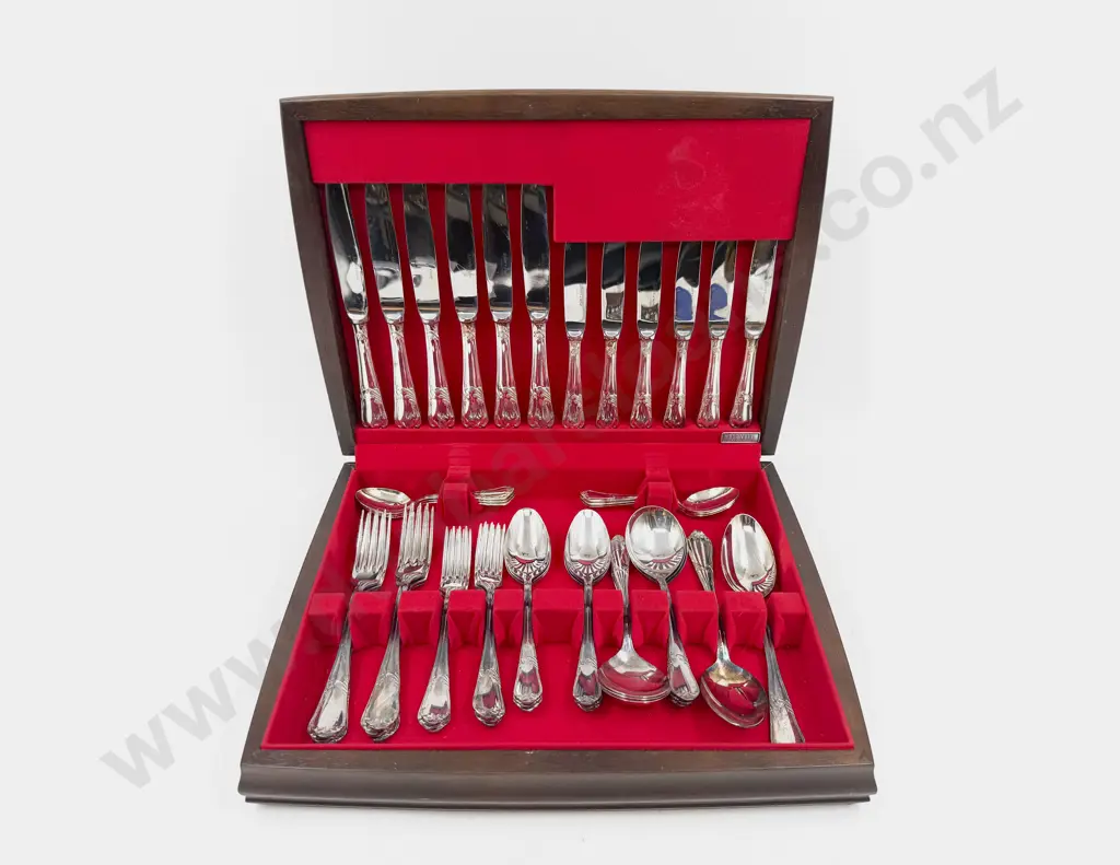 Canteen of Cutlery Image 1++