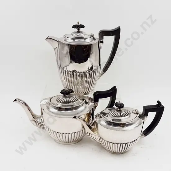 S/P Hot Water and Tea Pot with Smaller