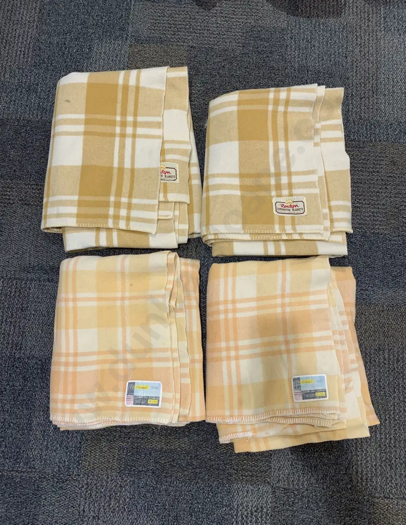Two Pairs of NZ Woollen Blankets Image 1++