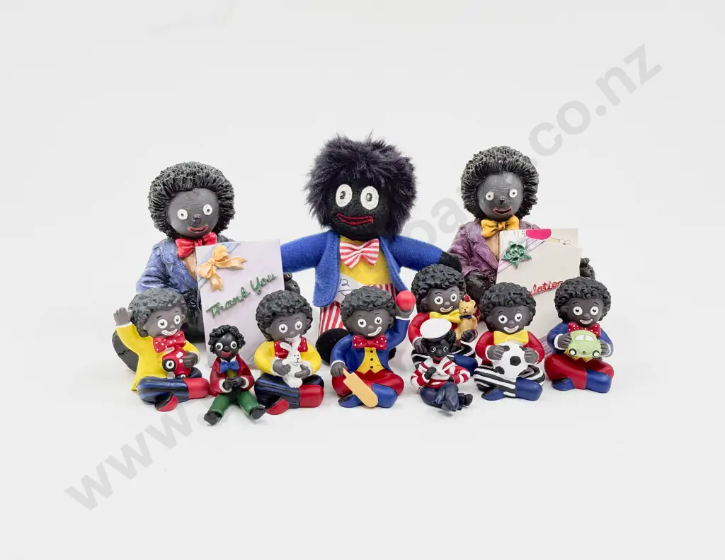 Collection of 10 Resin Golly Figures and Small Cloth Soft Toy Image 1++