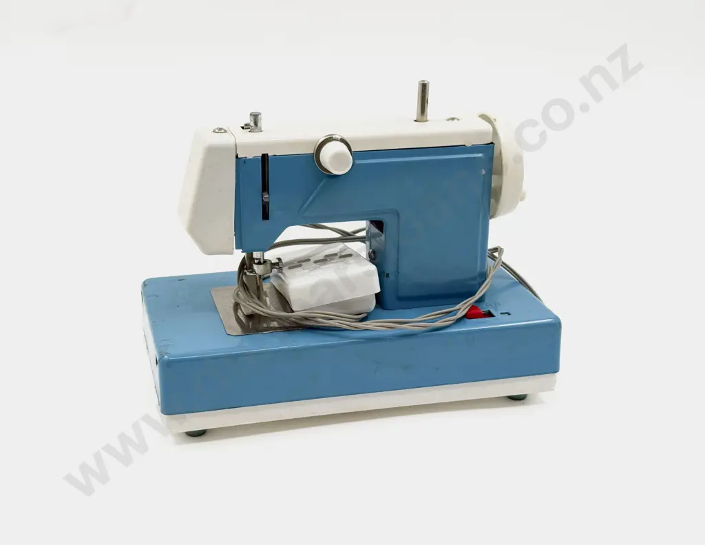 Boxed Battery Operated Toy Sewing Machine Image 1++