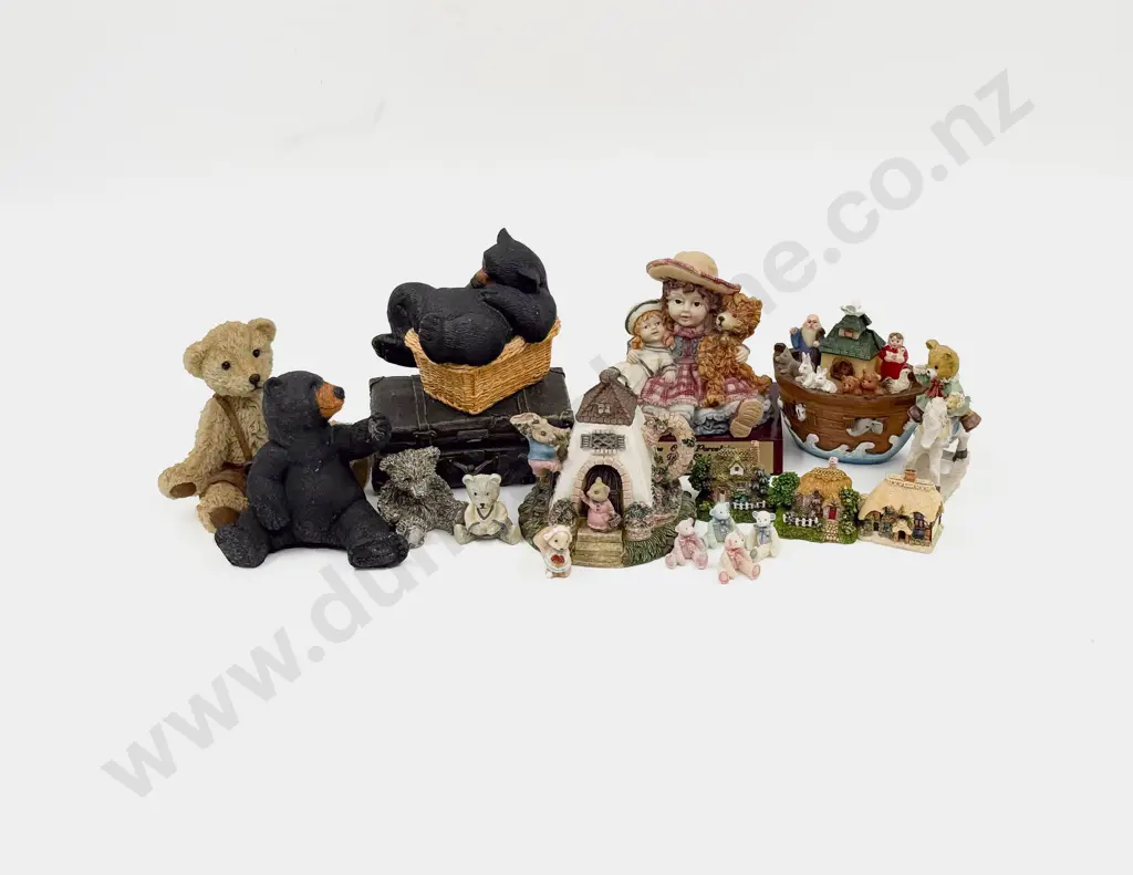 Collection of Resin Novelty Teddy Bears and Ornaments Image 1++
