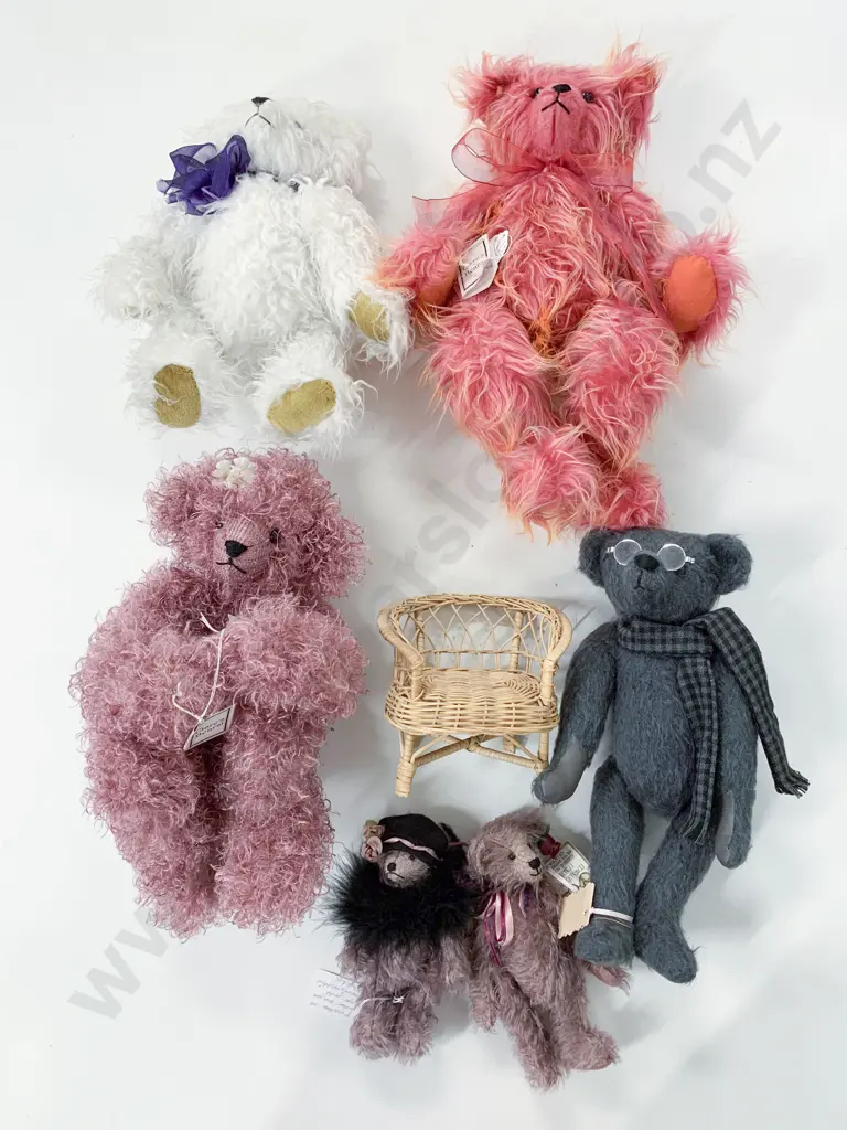 Mixed Handcrafted and Commercial Teddy Bears Image 1++