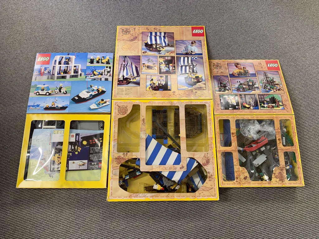 Three Vintage Boxed Legos Image 1++