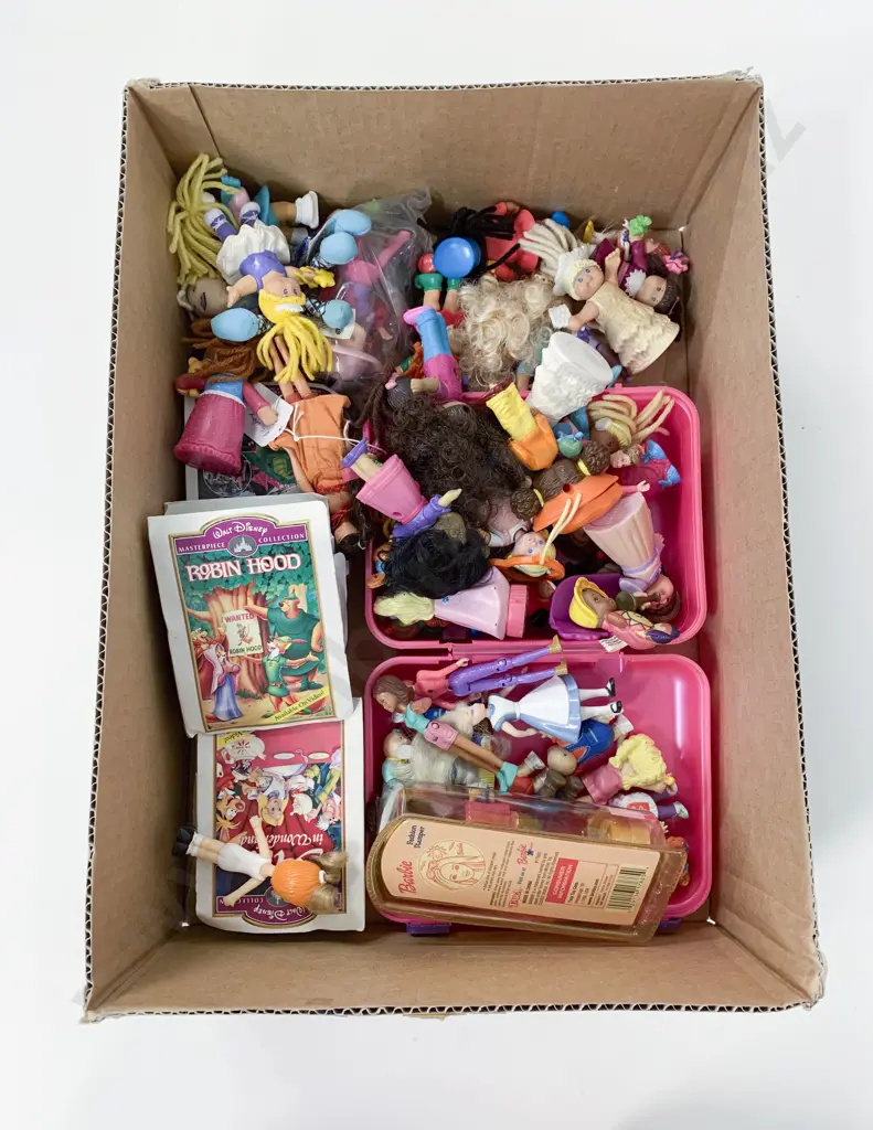 Qty of McDonalds Cabbage Patch and Other Doll Collectables Image 1++