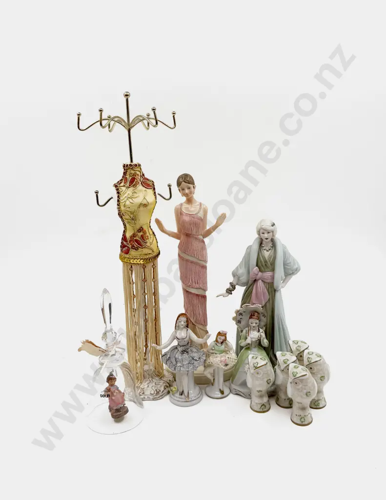 Bisque Ornament with Five FM Owls and Various (flapper a/f) Image 1++