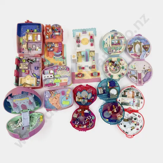 Collection of Polly Pockets