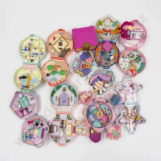 Collection of Polly Pockets