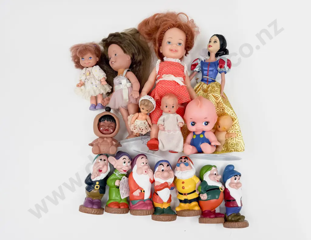 Disney Snow White and The Seven Dwarfs Various Play Dolls Image 1++