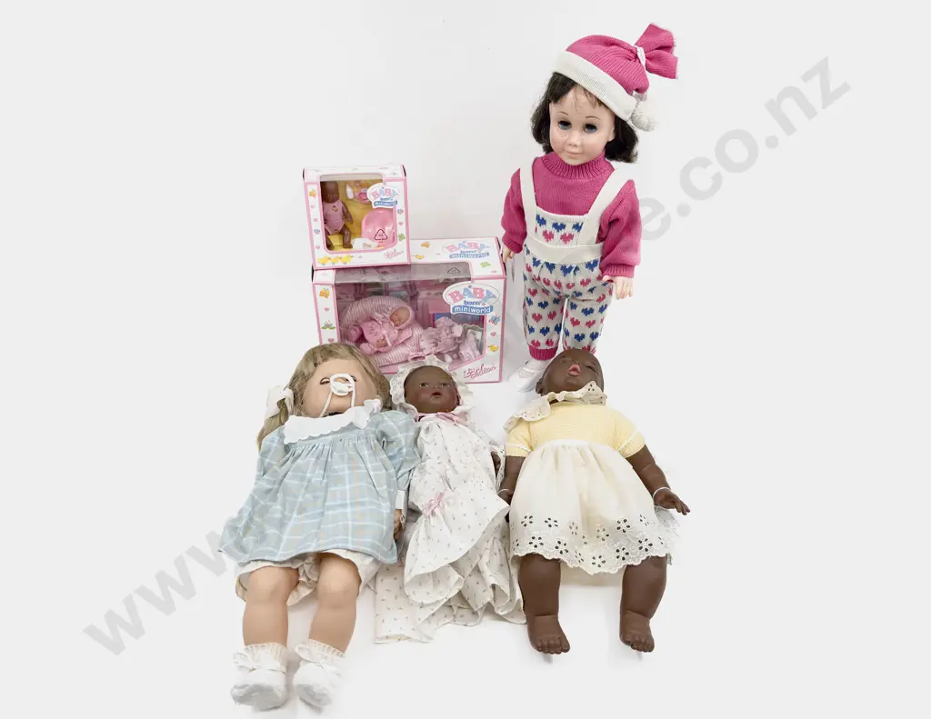 Various Collection Modern Collectable Play Dolls Image 1++