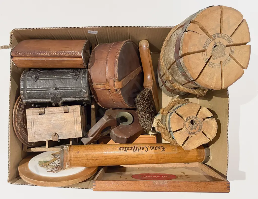 Box of Assorted Woodware Image 1++