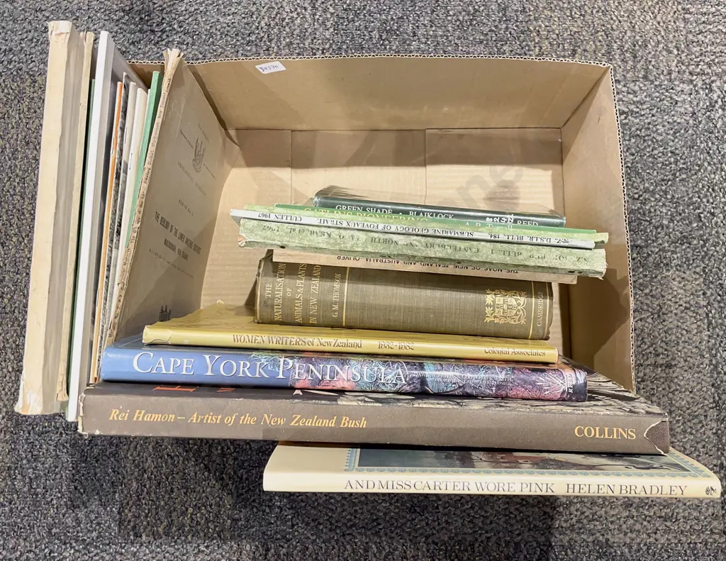 Rei Hamon - His Life & Drawings together with Quantity of Assorted Books Image 1++