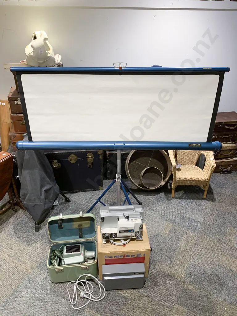Cased 8mm Projector together with Slide Projector & Projector Screen Image 1++