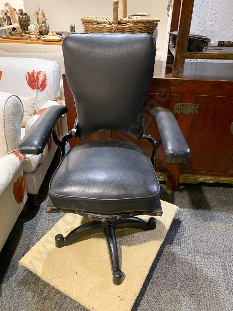Vintage Barber's Chair on Heavy Cast Iron Base Image 1++