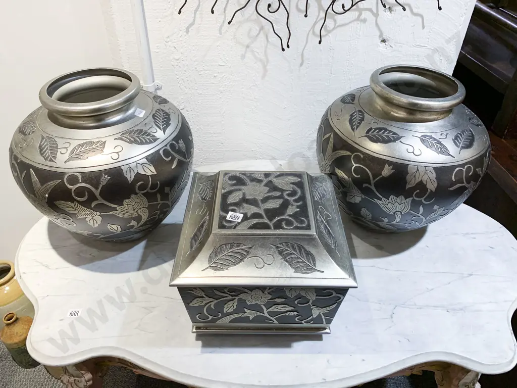 Pair of Decorative Floral Vases & Matching Keepsake Box Image 1++