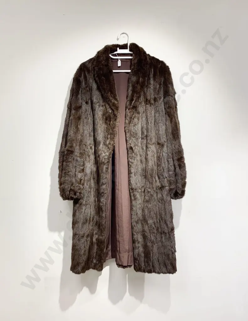 Ladies Fur Coat Image 1++