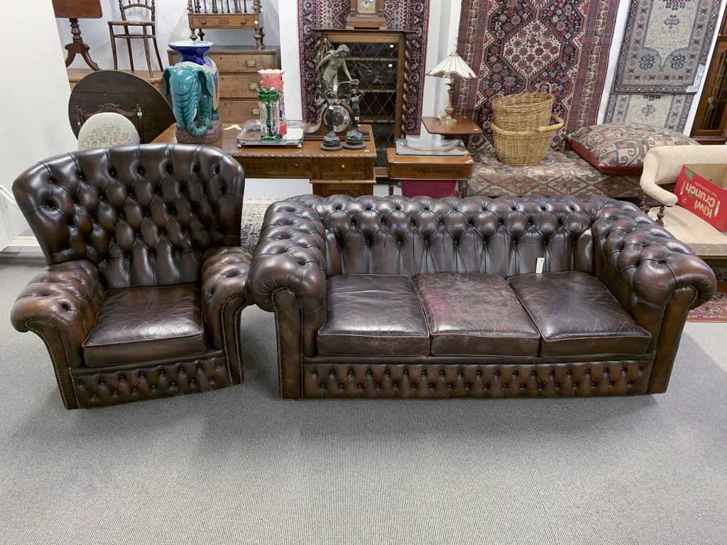 Modern Chesterfield Two Piece Suite Image 1++