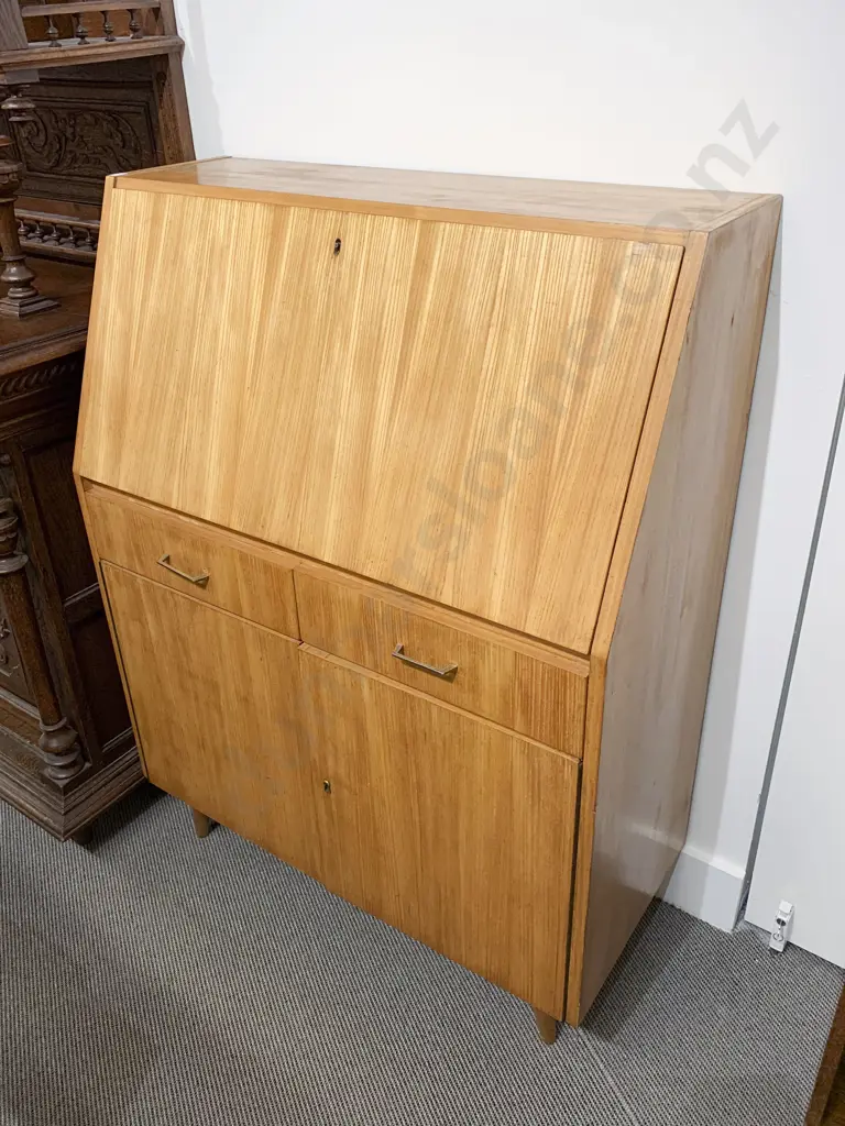 Oak Writing Bureau Image 1++