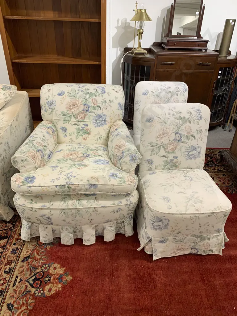 Floral Upholstered Lounge Suite Image 1++