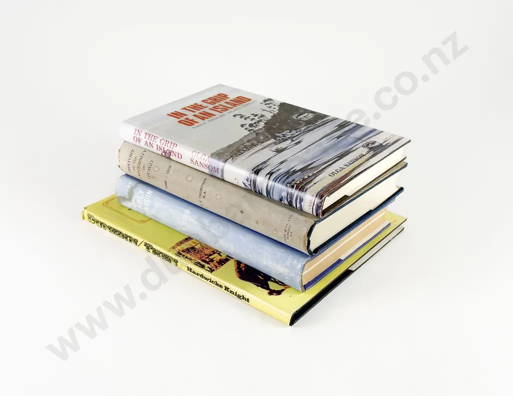 4 Books On Otago Image 1++