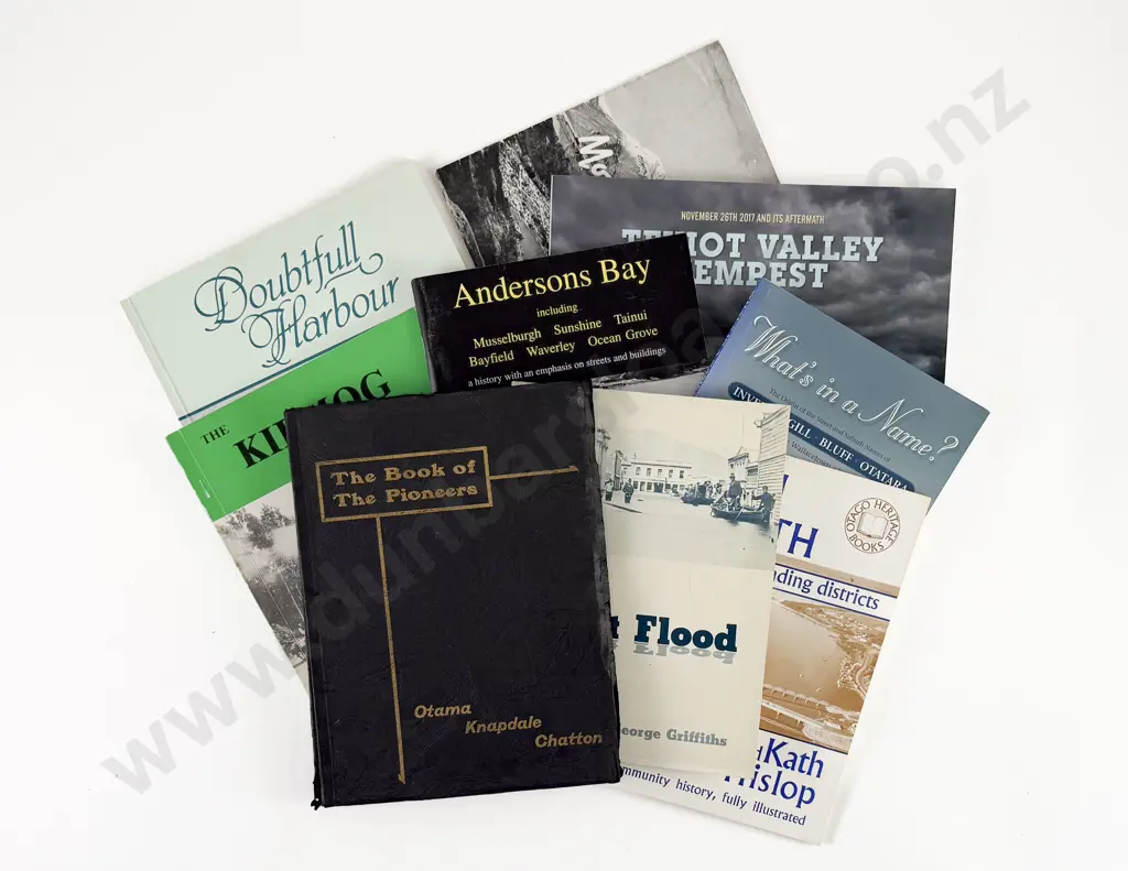 8 South Island Softcover Books Image 1++