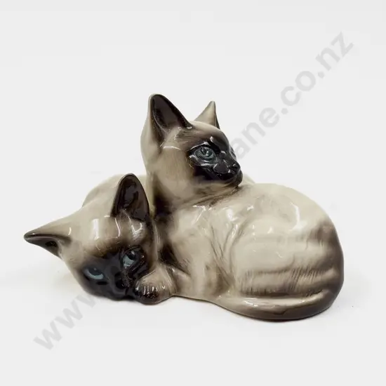 Beswick Cat Figure Group