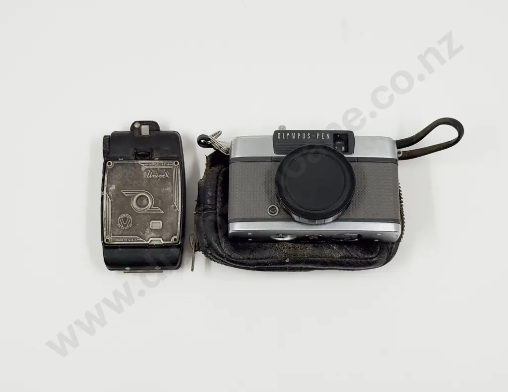 Two Vintage Cameras Image 1++