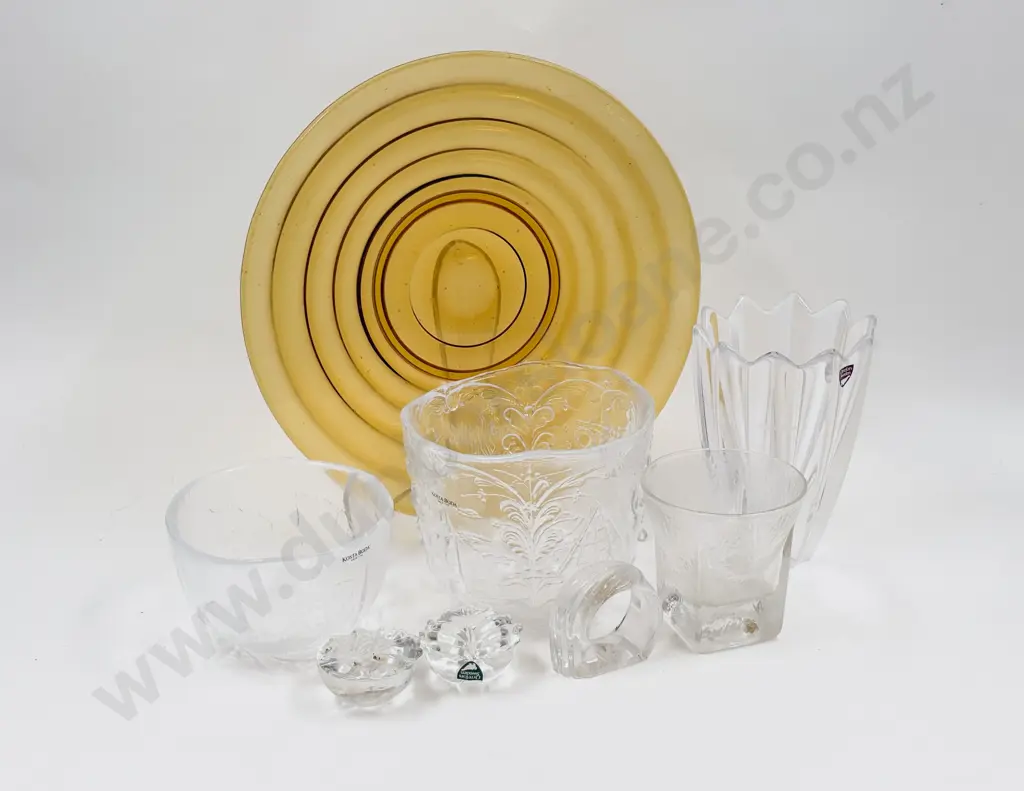 Quantity of Assorted Glass Ware Image 1++