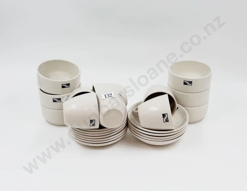Quantity of Assorted Crown Lynn NZR Crockery Image 1++