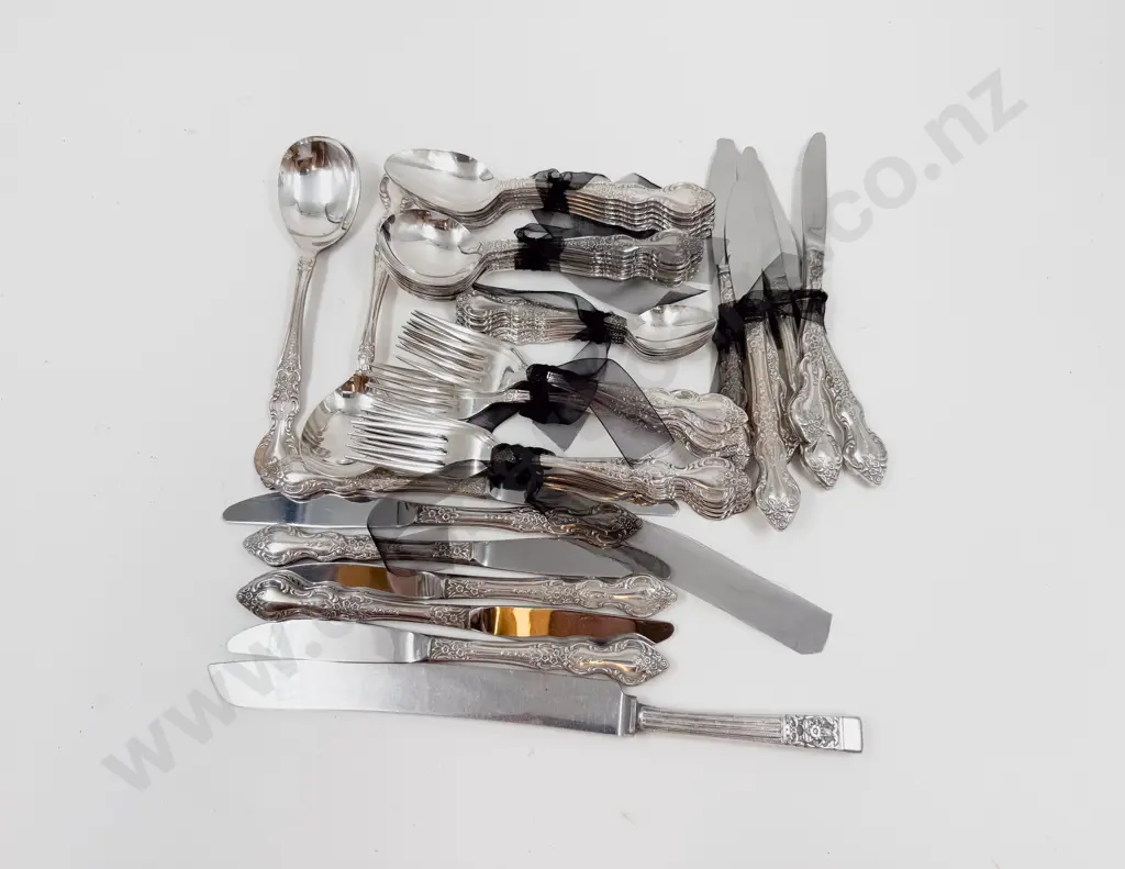 Quantity of Assorted S/P Cutlery Image 1++