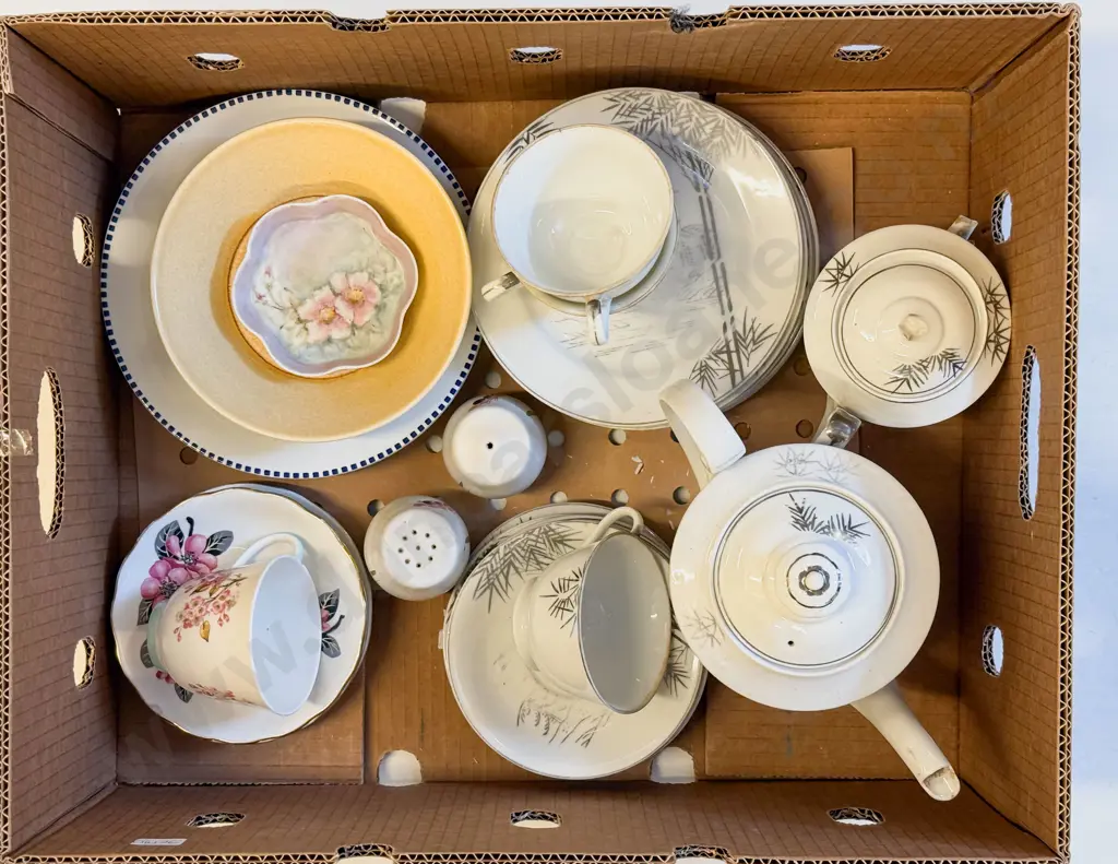 Box Quantity of Assorted Fancy China Image 1++